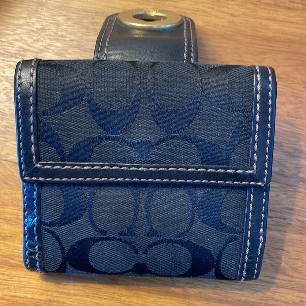 Signature C Coach wallet in black - Picture 3 of 3